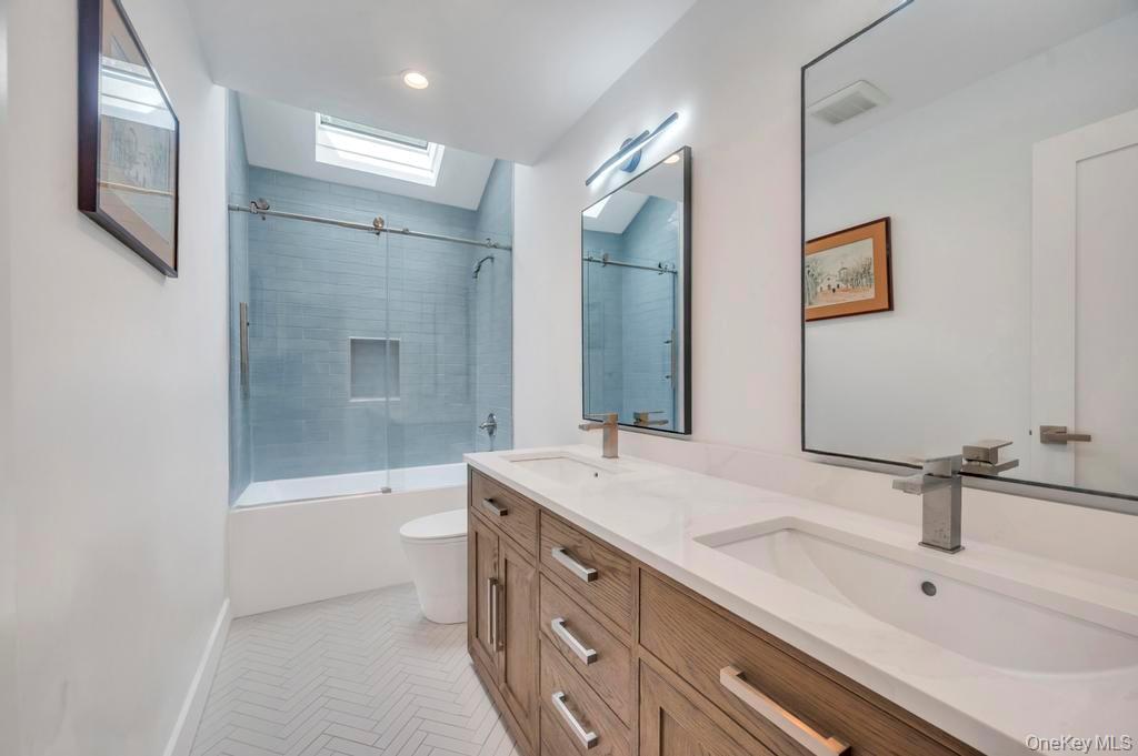 9 Brothers Court, Dix Hills, NY 11746