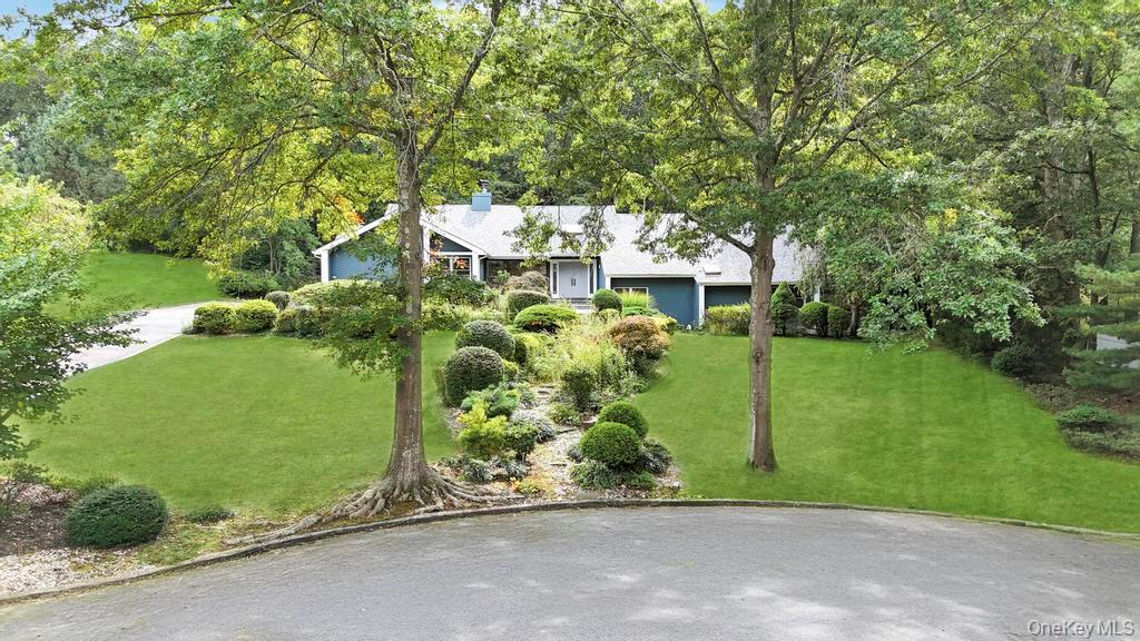 9 Brothers Court, Dix Hills, NY 11746