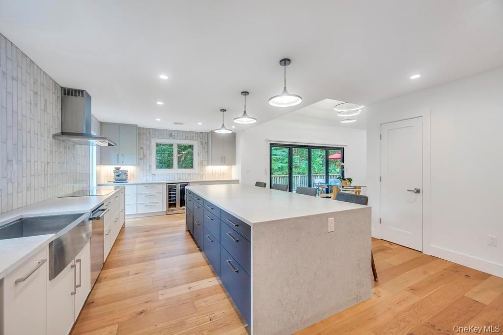 9 Brothers Court, Dix Hills, NY 11746