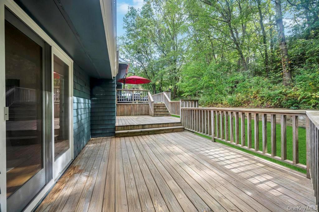 9 Brothers Court, Dix Hills, NY 11746