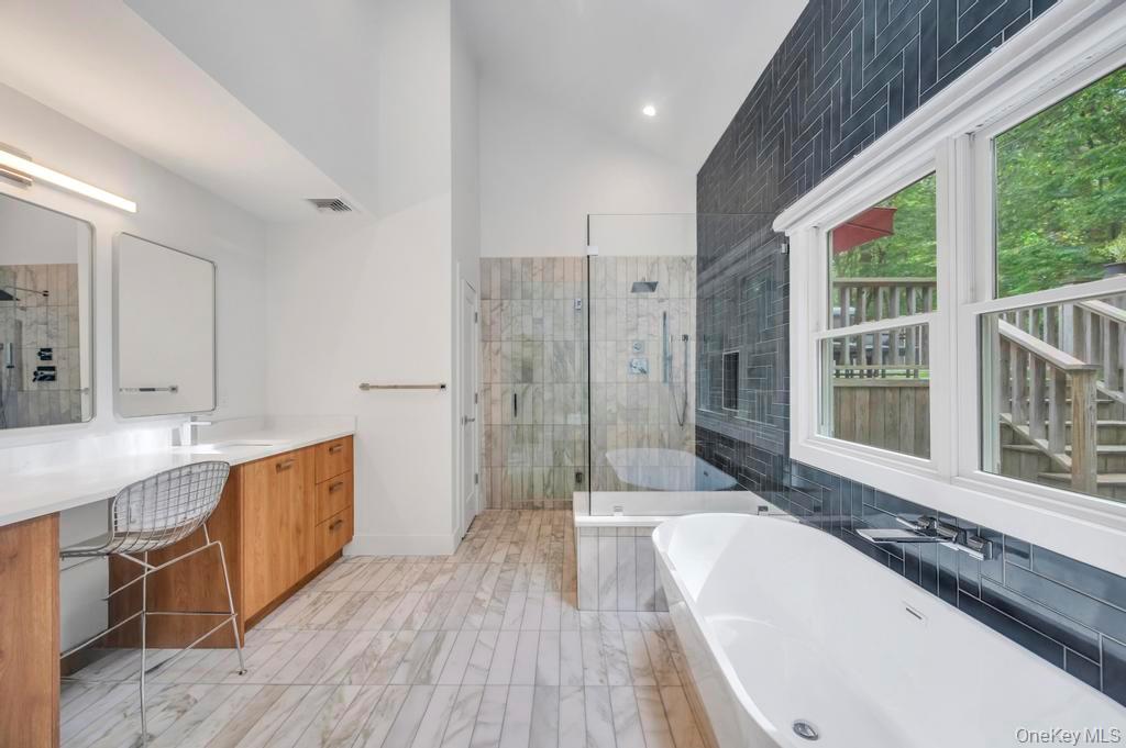 9 Brothers Court, Dix Hills, NY 11746