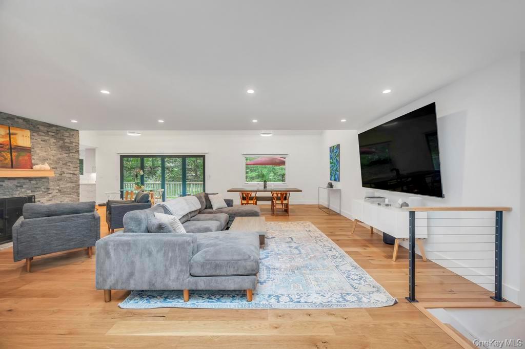 9 Brothers Court, Dix Hills, NY 11746