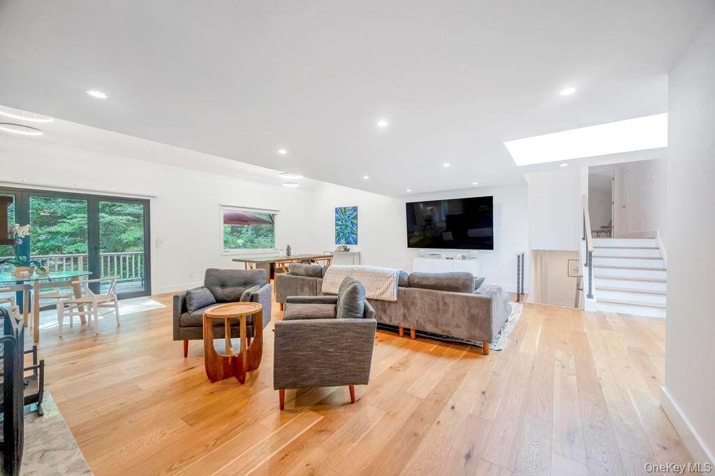 9 Brothers Court, Dix Hills, NY 11746