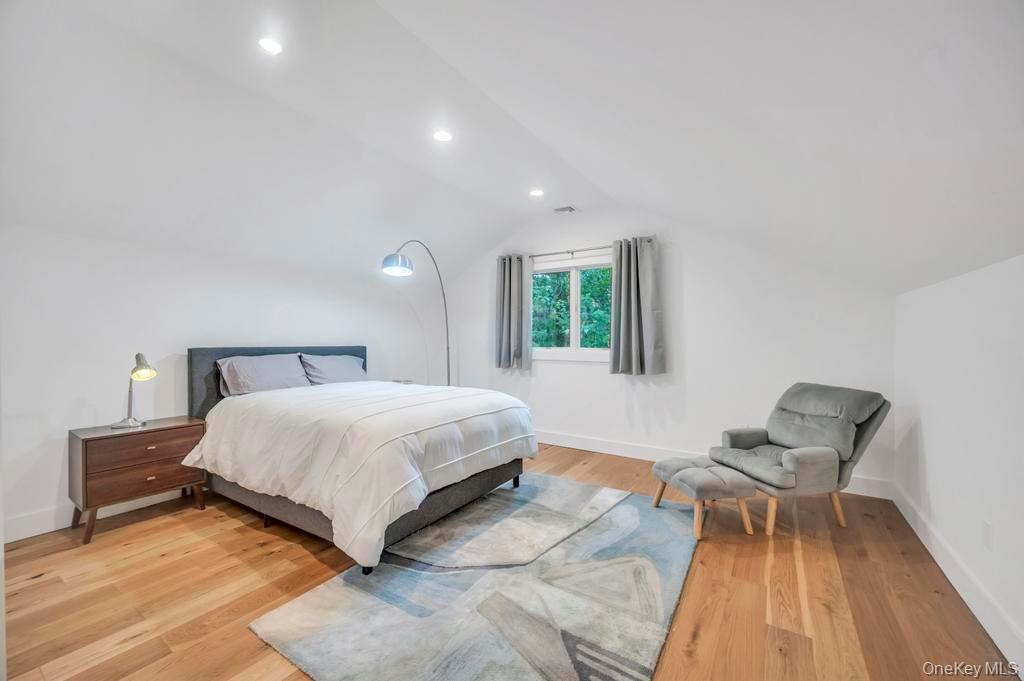 9 Brothers Court, Dix Hills, NY 11746