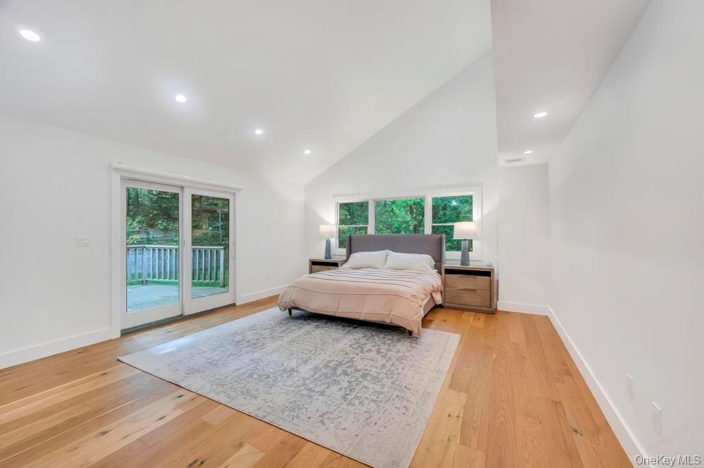 9 Brothers Court, Dix Hills, NY 11746