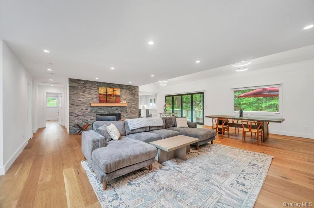 9 Brothers Court, Dix Hills, NY 11746