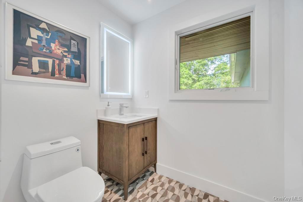 9 Brothers Court, Dix Hills, NY 11746