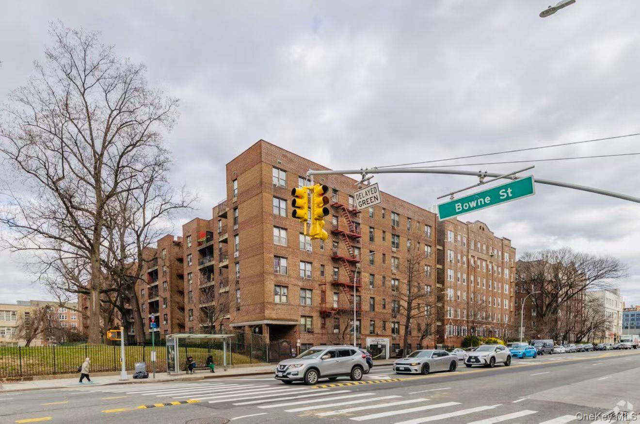 14105 Northern Boulevard # 1J, Flushing, NY 11354