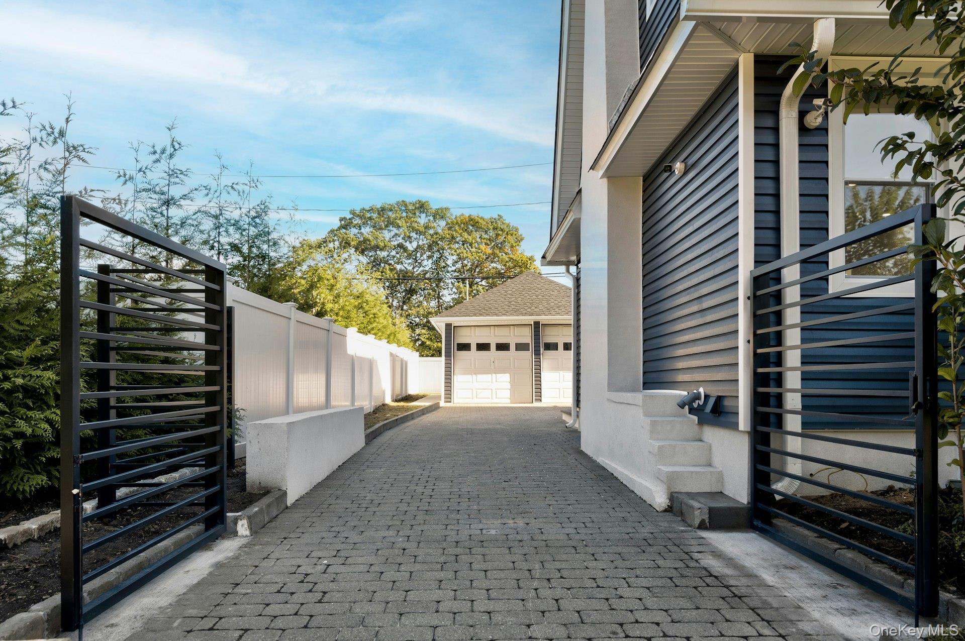 60 Long Drive, Hempstead, NY 11550