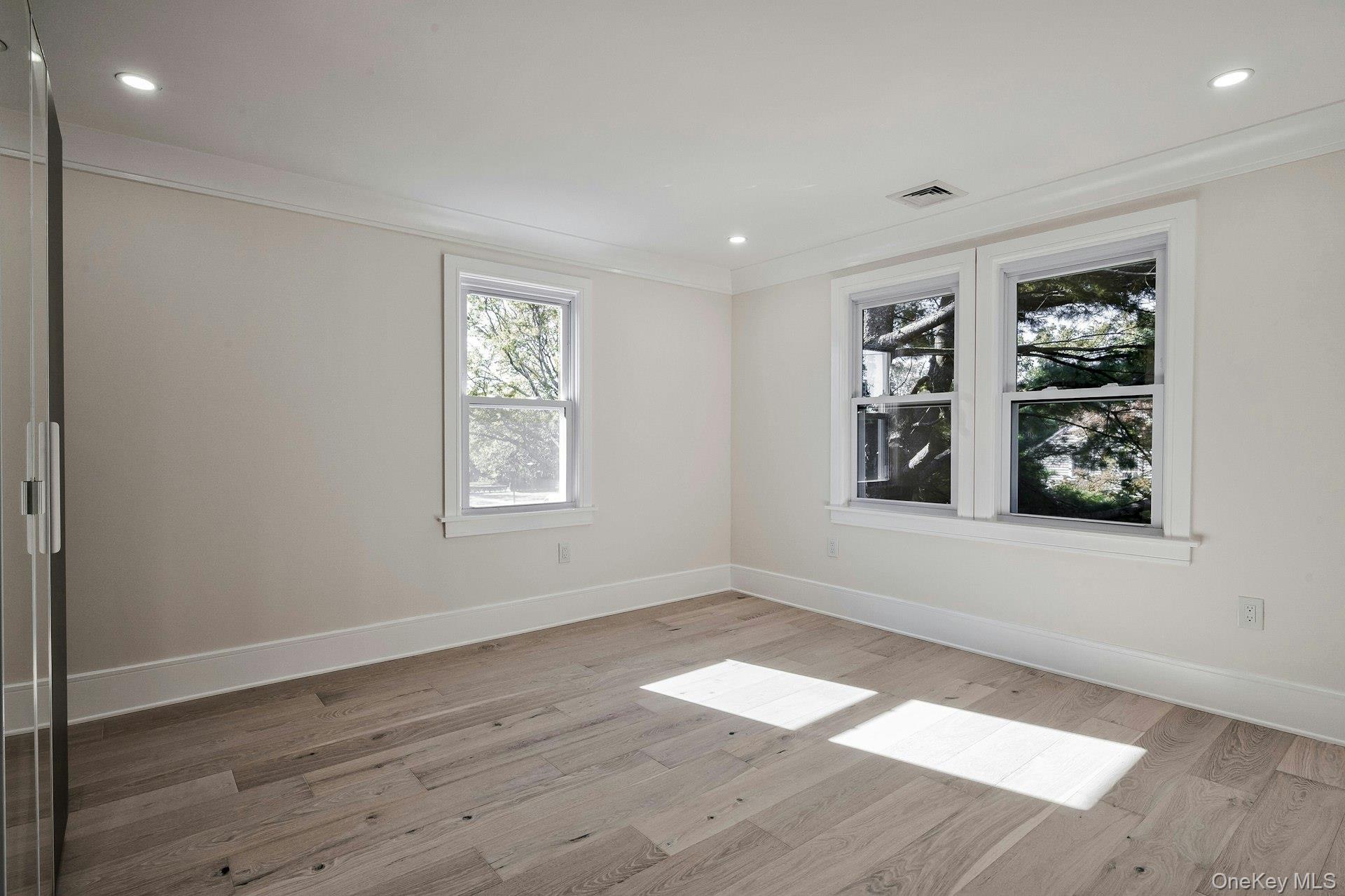 60 Long Drive, Hempstead, NY 11550