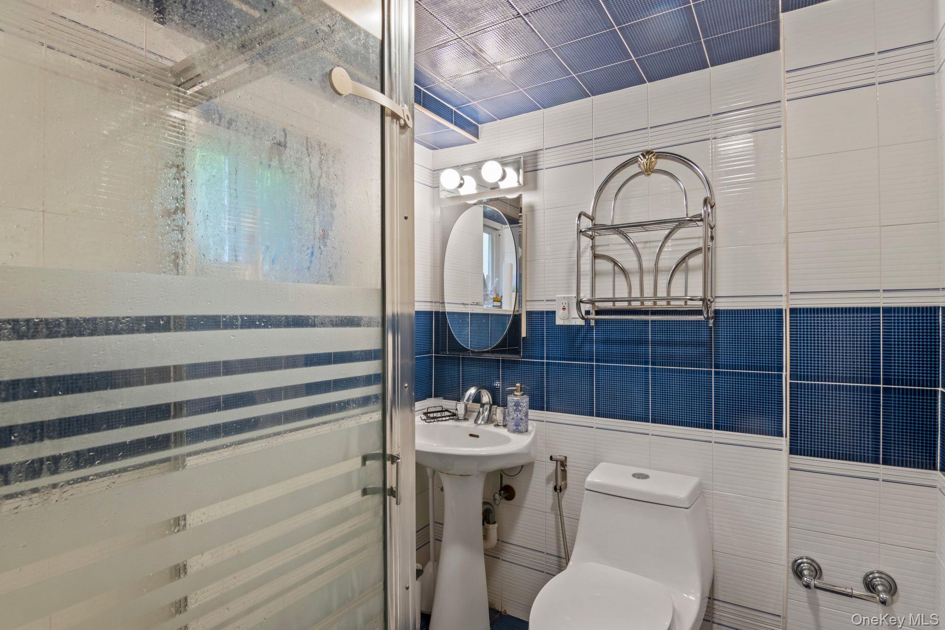 17 Bluebird Lane, Huntington, NY 11743