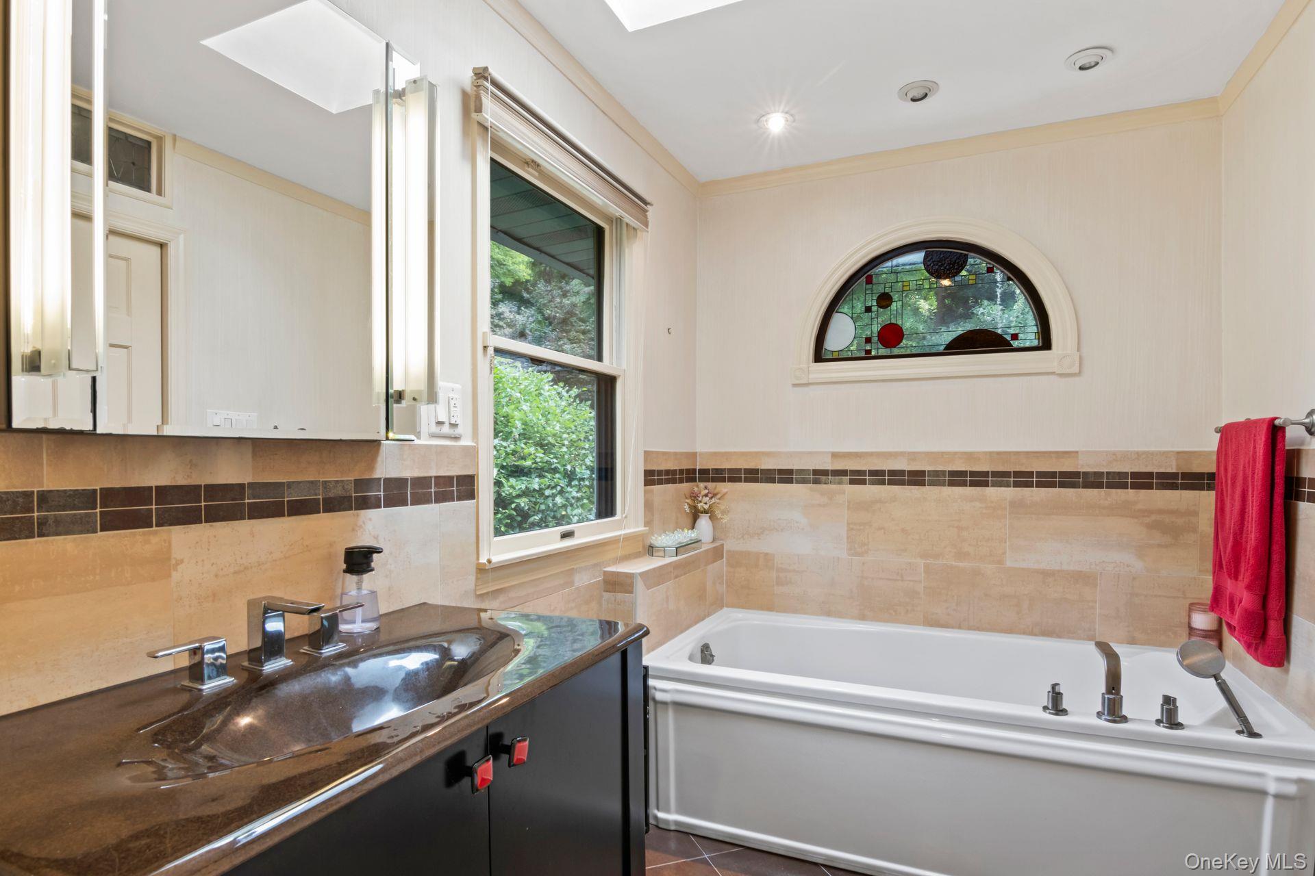 17 Bluebird Lane, Huntington, NY 11743