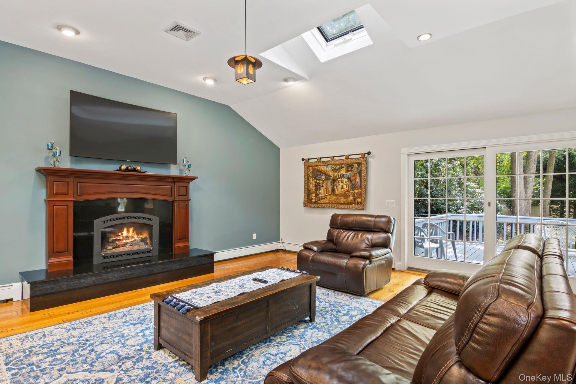 17 Bluebird Lane, Huntington, NY 11743