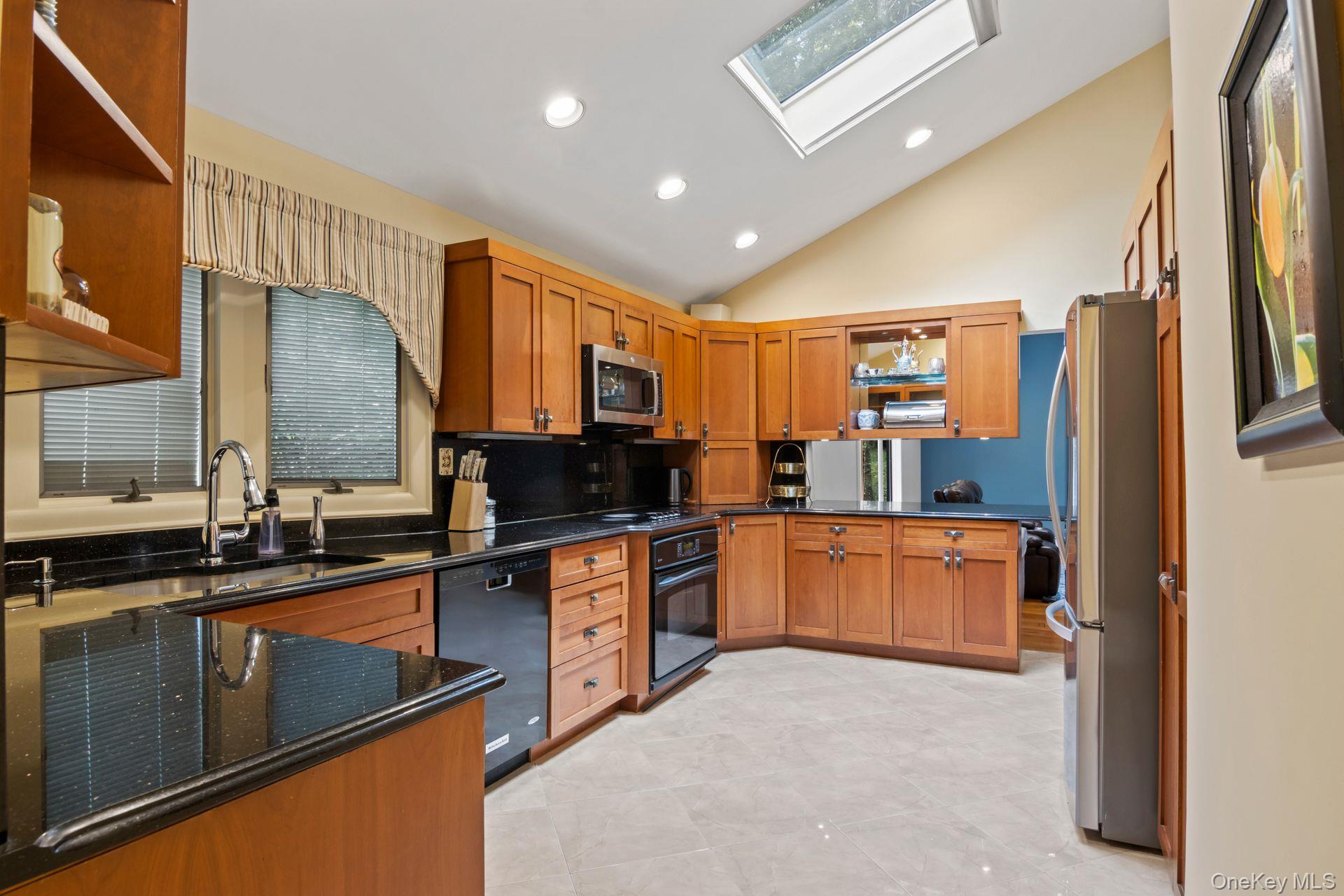 17 Bluebird Lane, Huntington, NY 11743