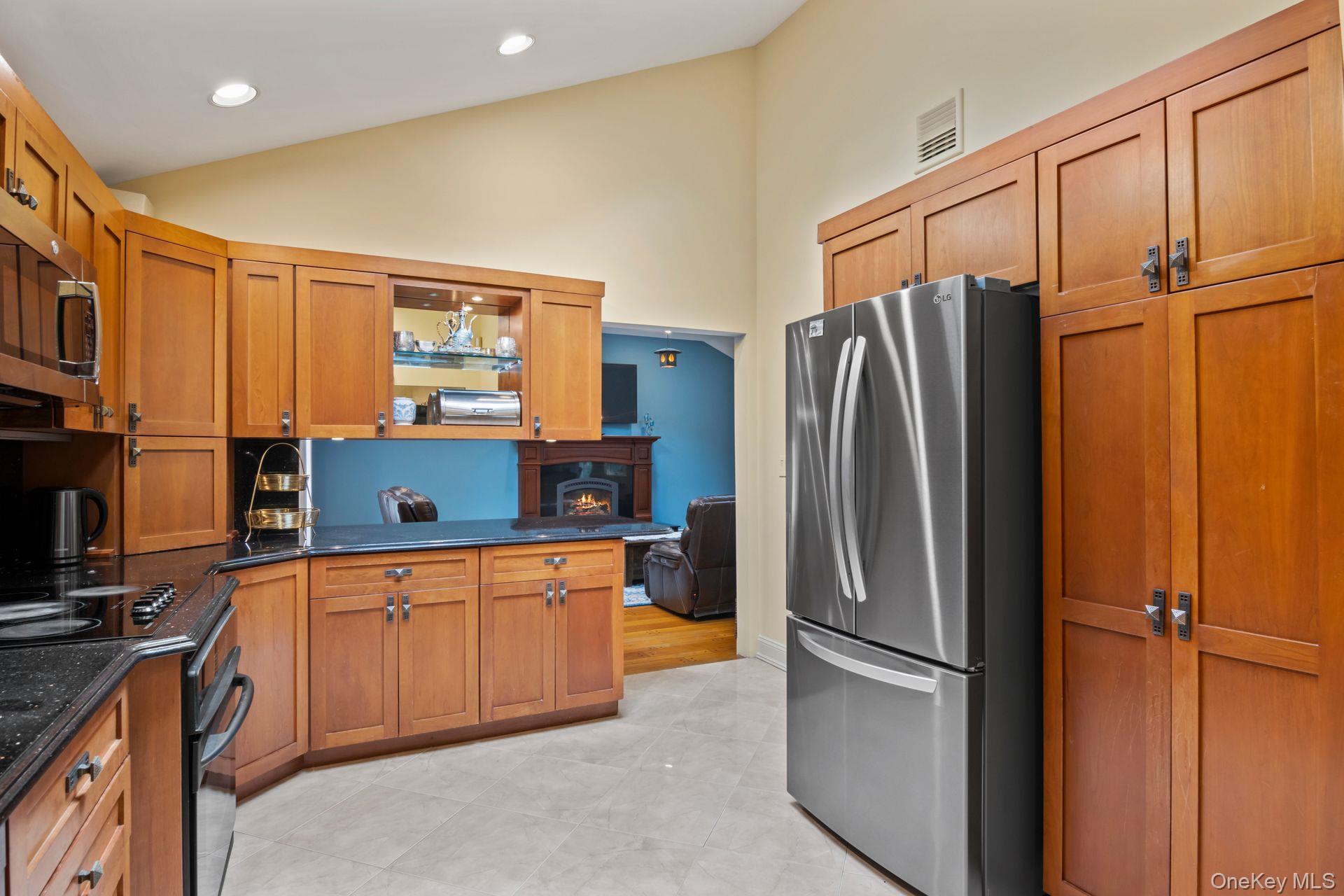 17 Bluebird Lane, Huntington, NY 11743