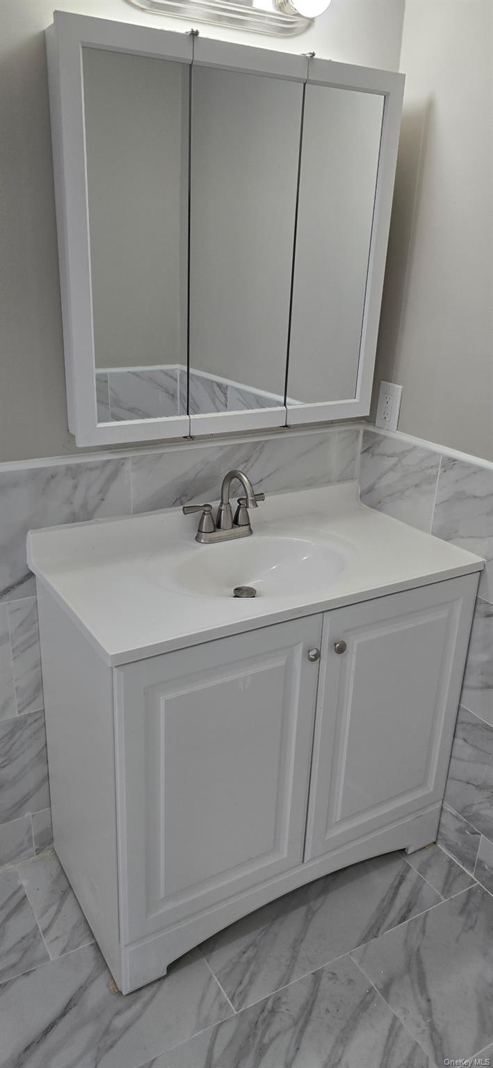 1902 Race Avenue, Medford, NY 11763