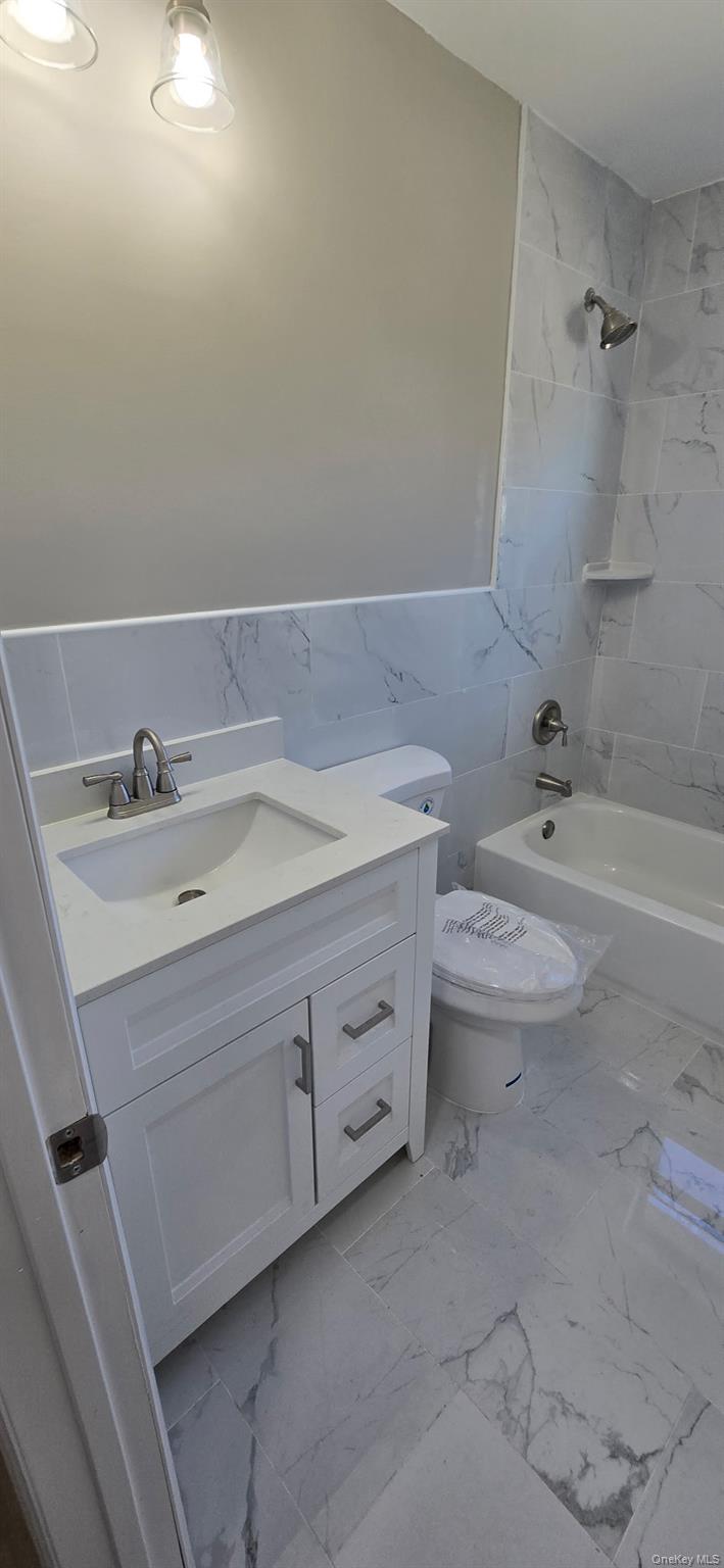 1902 Race Avenue, Medford, NY 11763