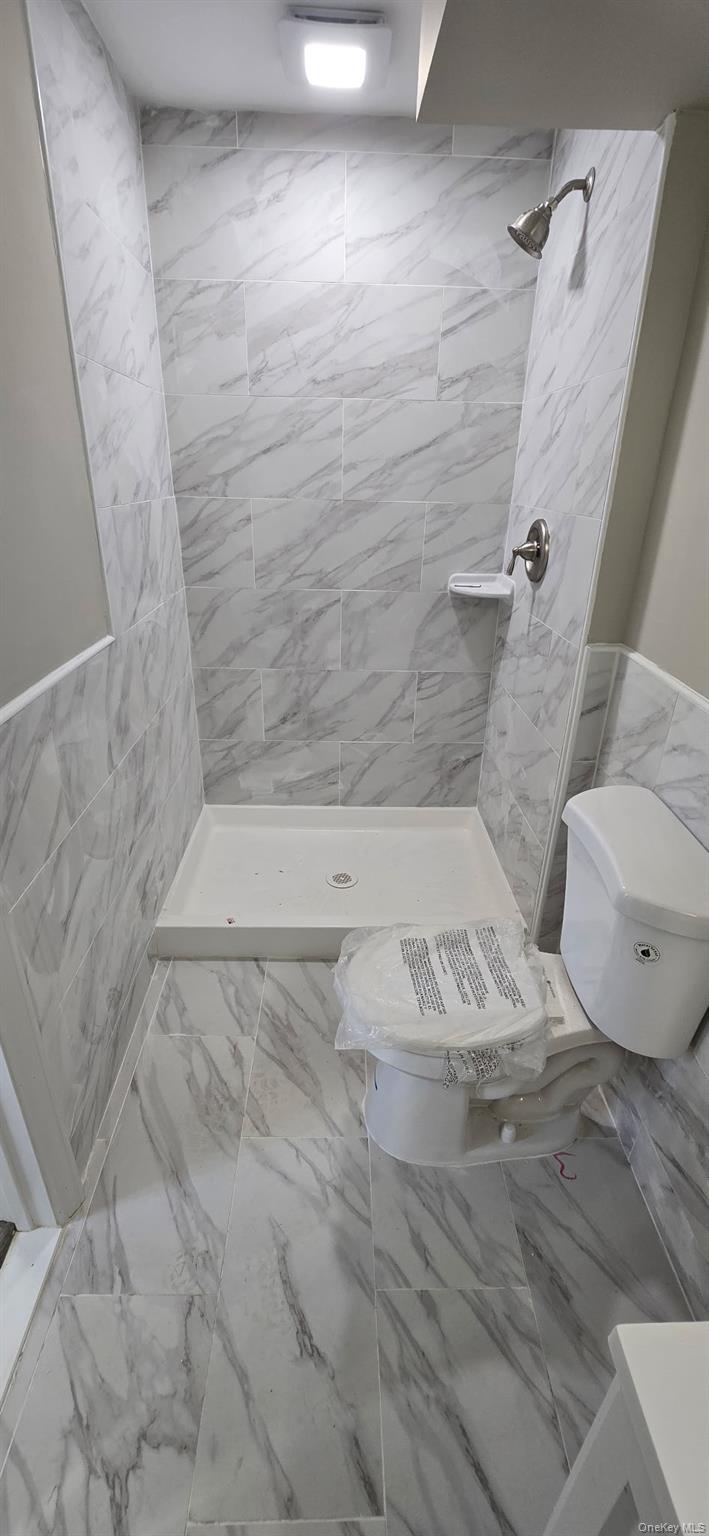 1902 Race Avenue, Medford, NY 11763