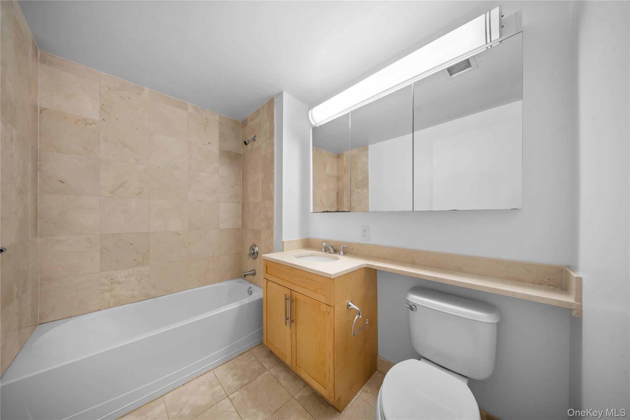 40-22 College point Boulevard # 6H, Flushing, NY 11354