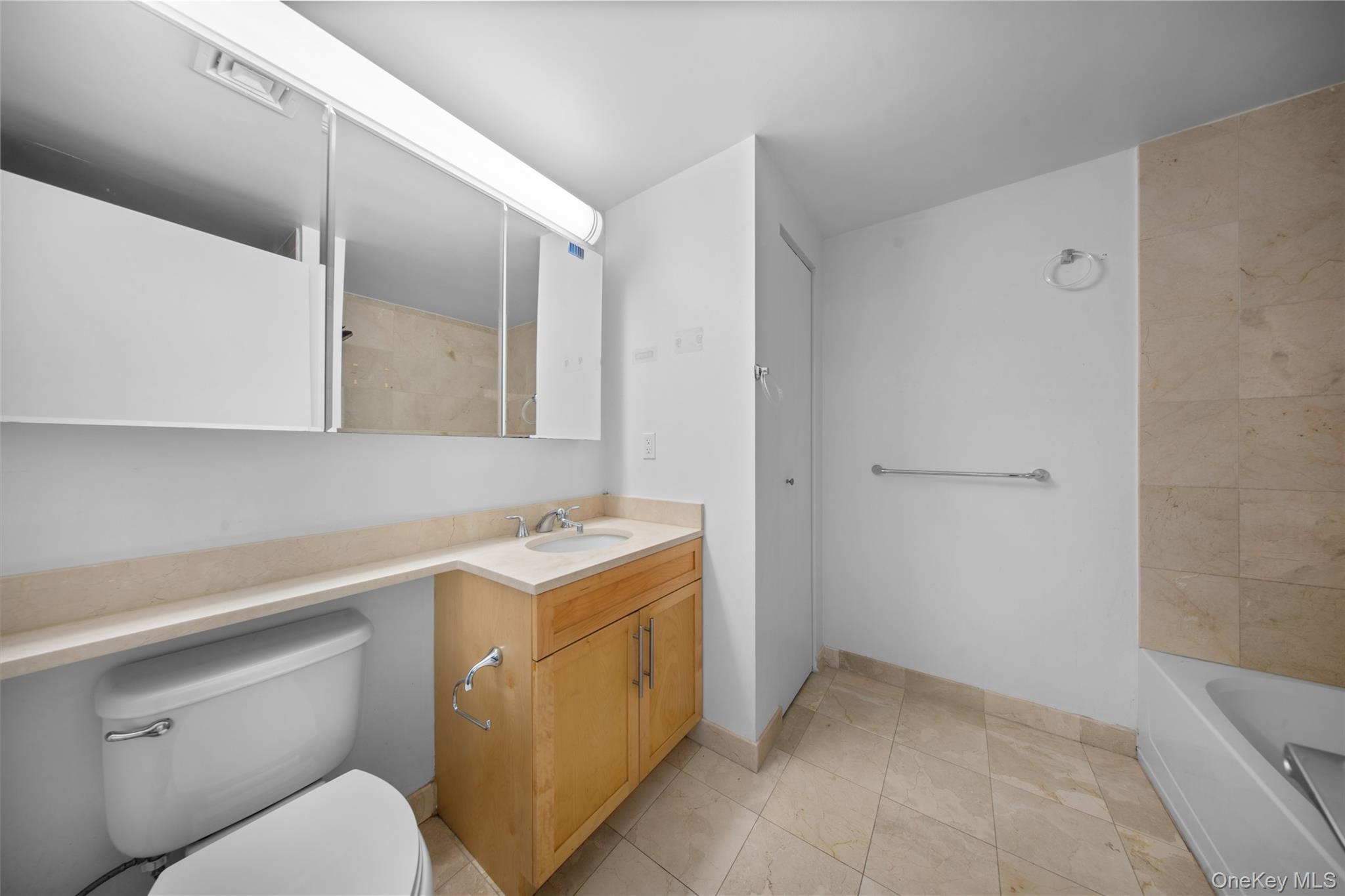 40-22 College point Boulevard # 6H, Flushing, NY 11354