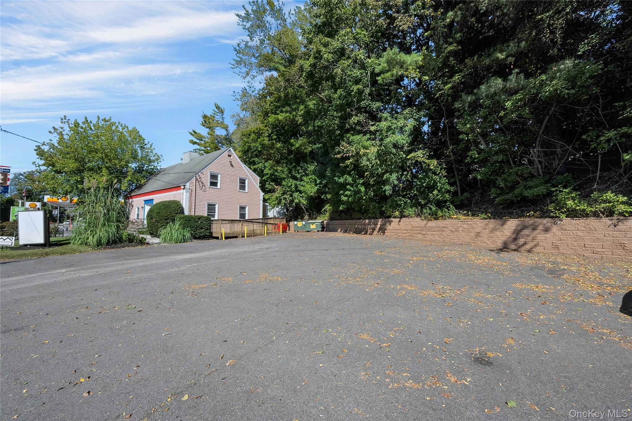 645 Marble Avenue, Thornwood, NY 10594