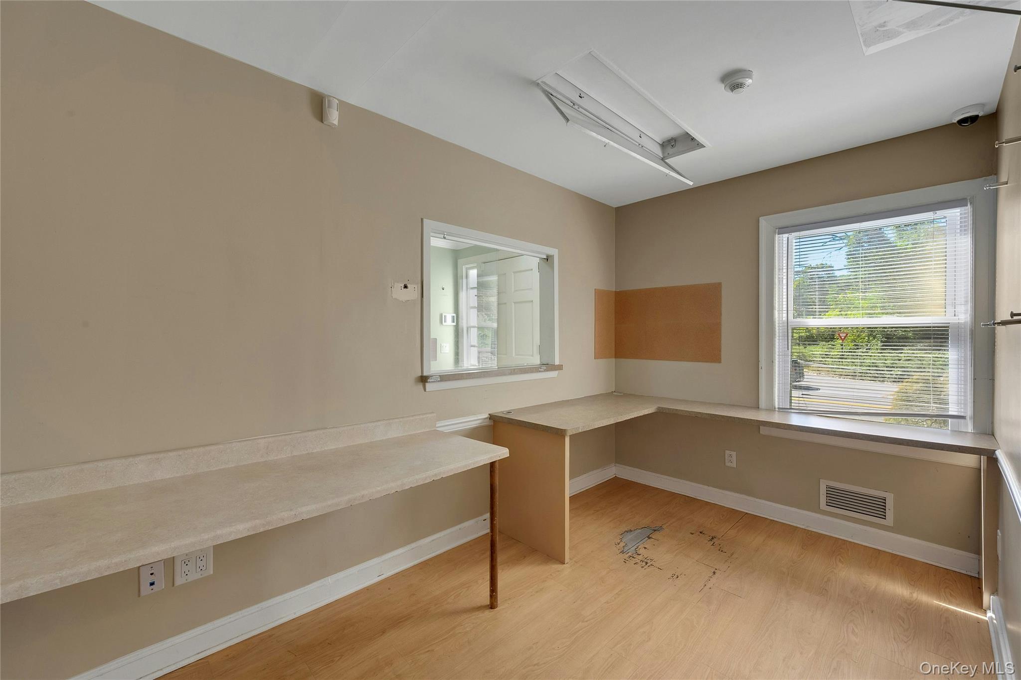 645 Marble Avenue, Thornwood, NY 10594