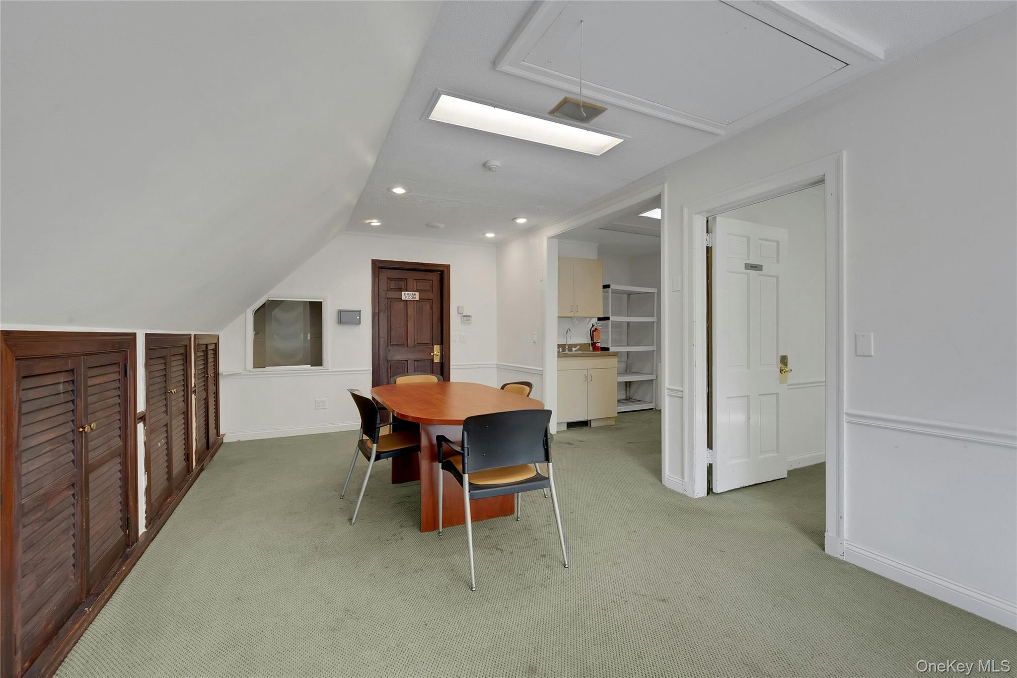 645 Marble Avenue, Thornwood, NY 10594