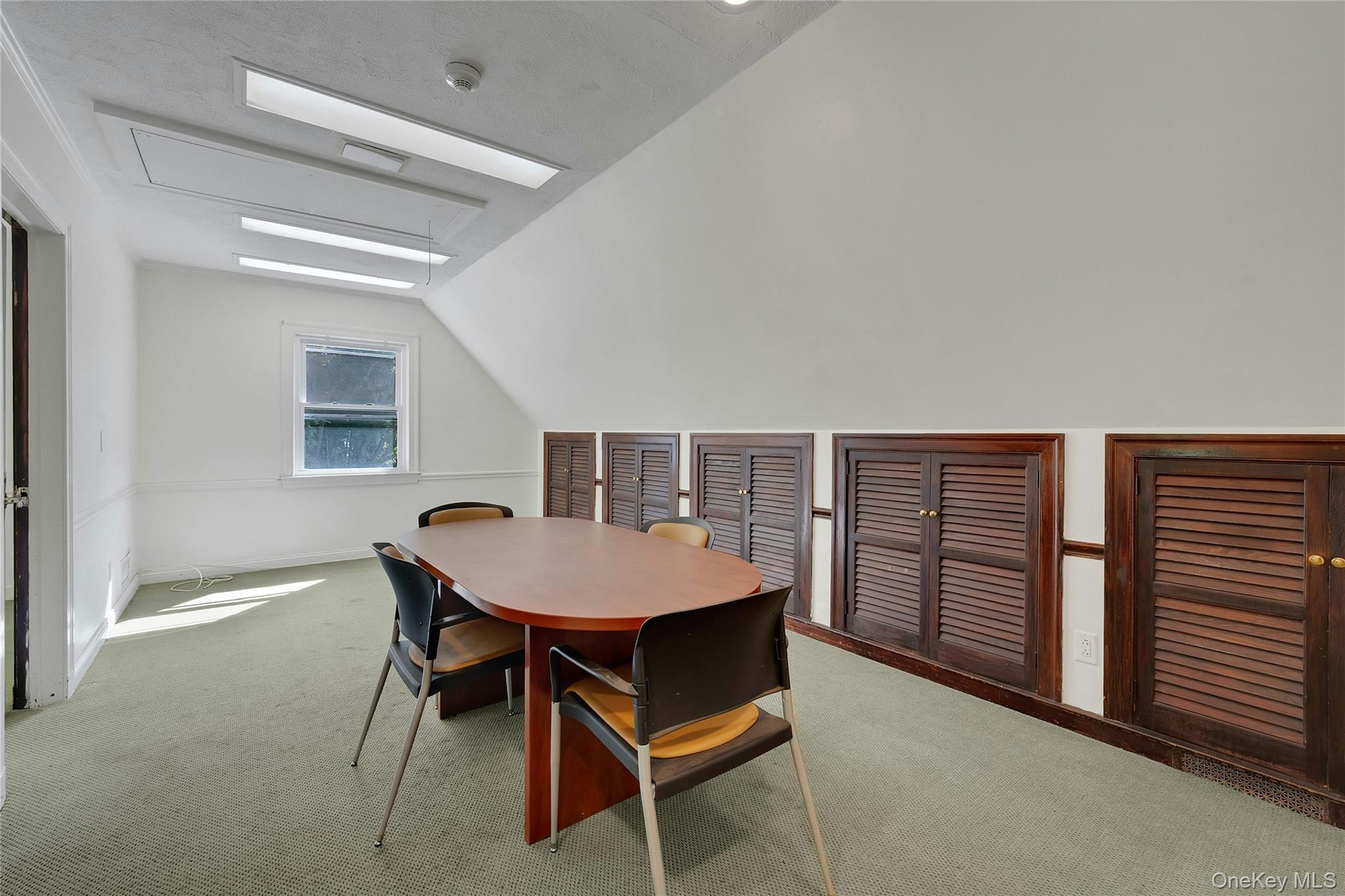 645 Marble Avenue, Thornwood, NY 10594