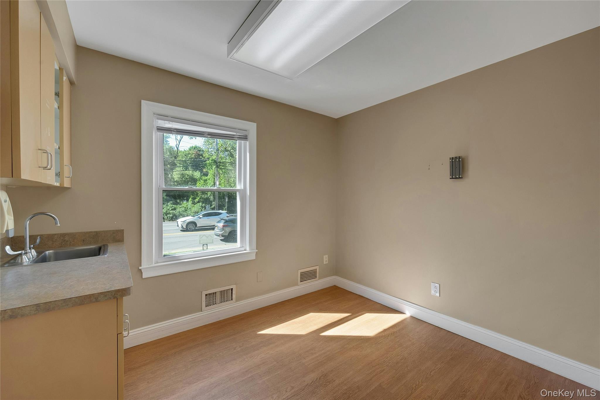 645 Marble Avenue, Thornwood, NY 10594