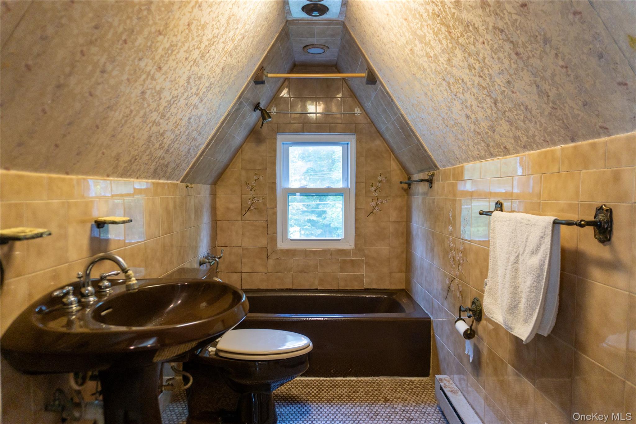 8 Crescent Hill Drive, Cortlandt Manor, NY 10567