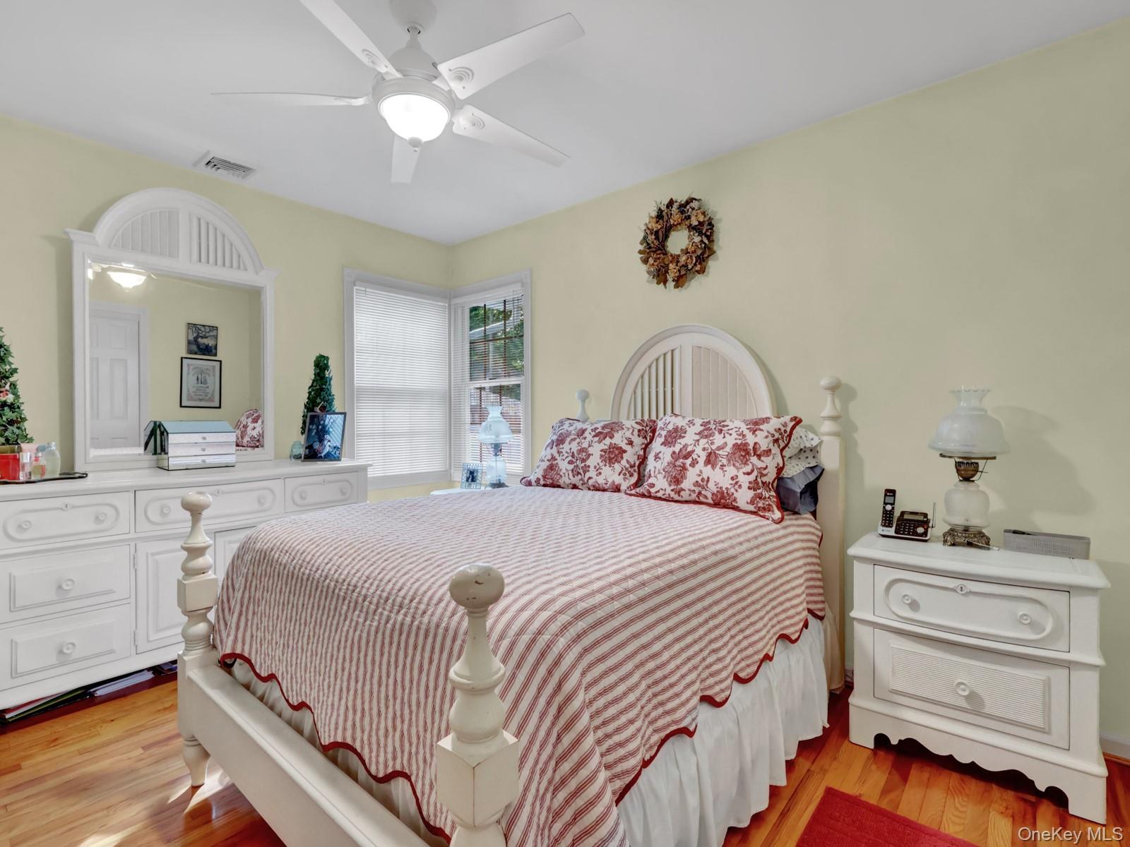 34 Scholl Drive, Farmingdale, NY 11735