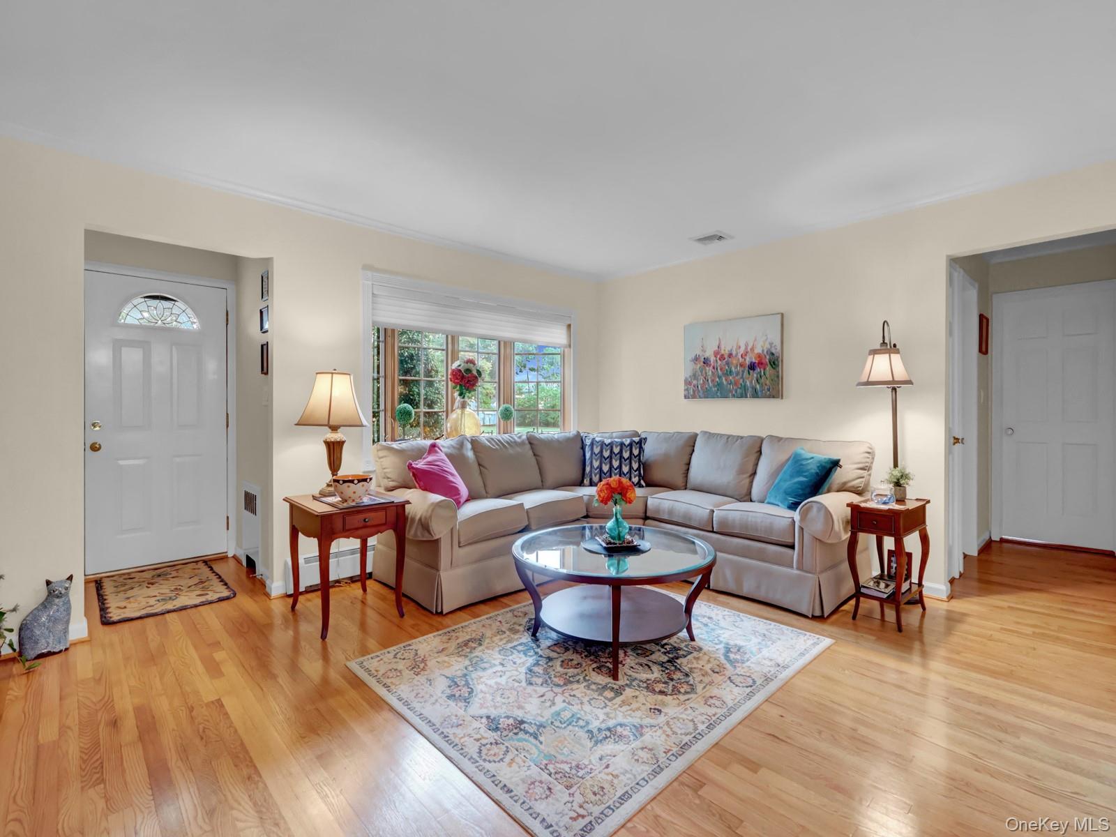 34 Scholl Drive, Farmingdale, NY 11735