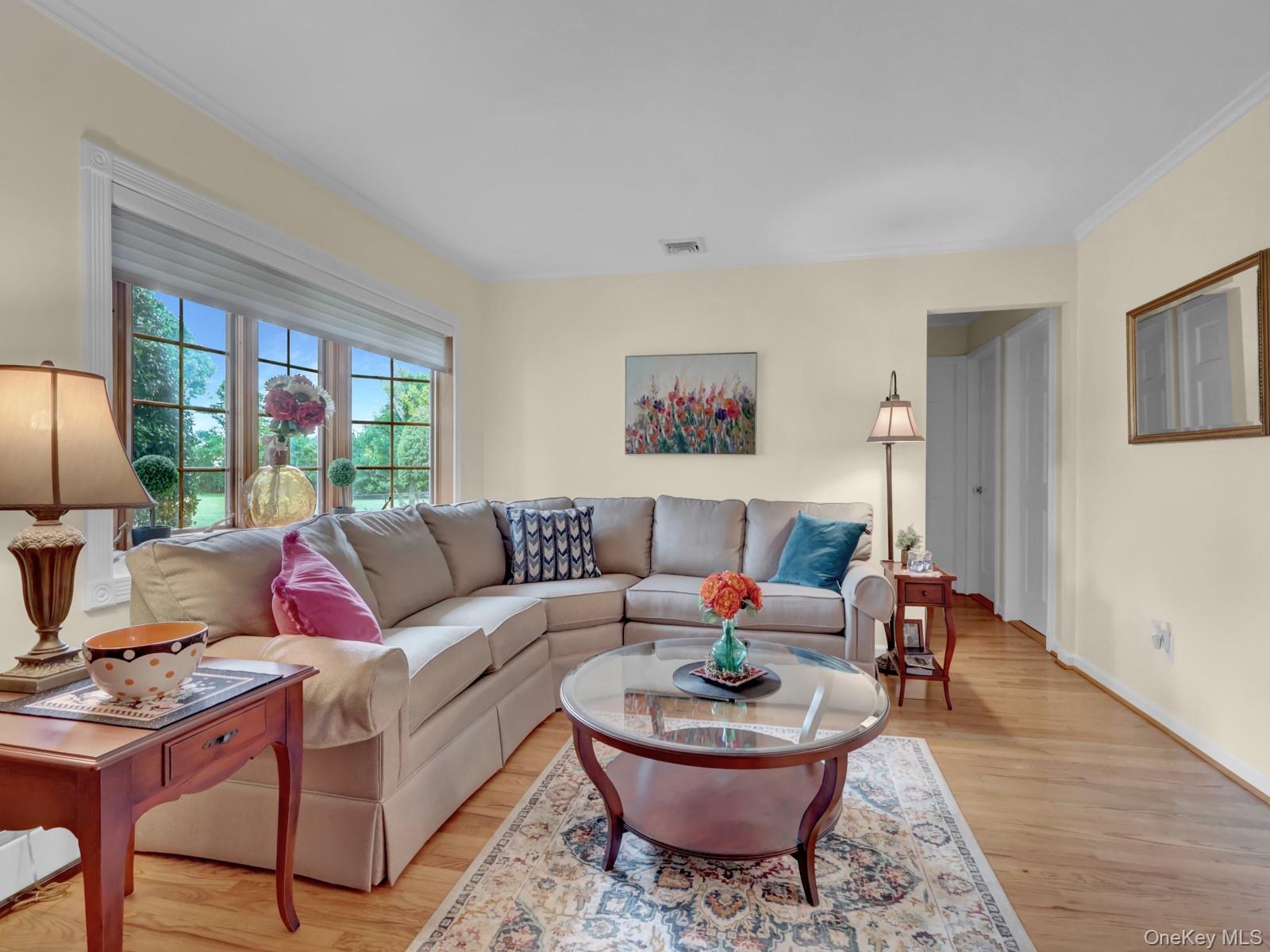 34 Scholl Drive, Farmingdale, NY 11735