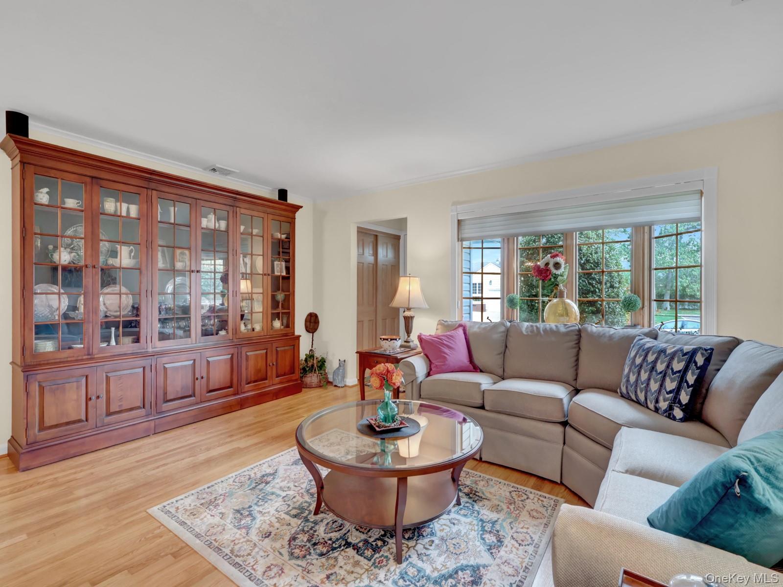 34 Scholl Drive, Farmingdale, NY 11735