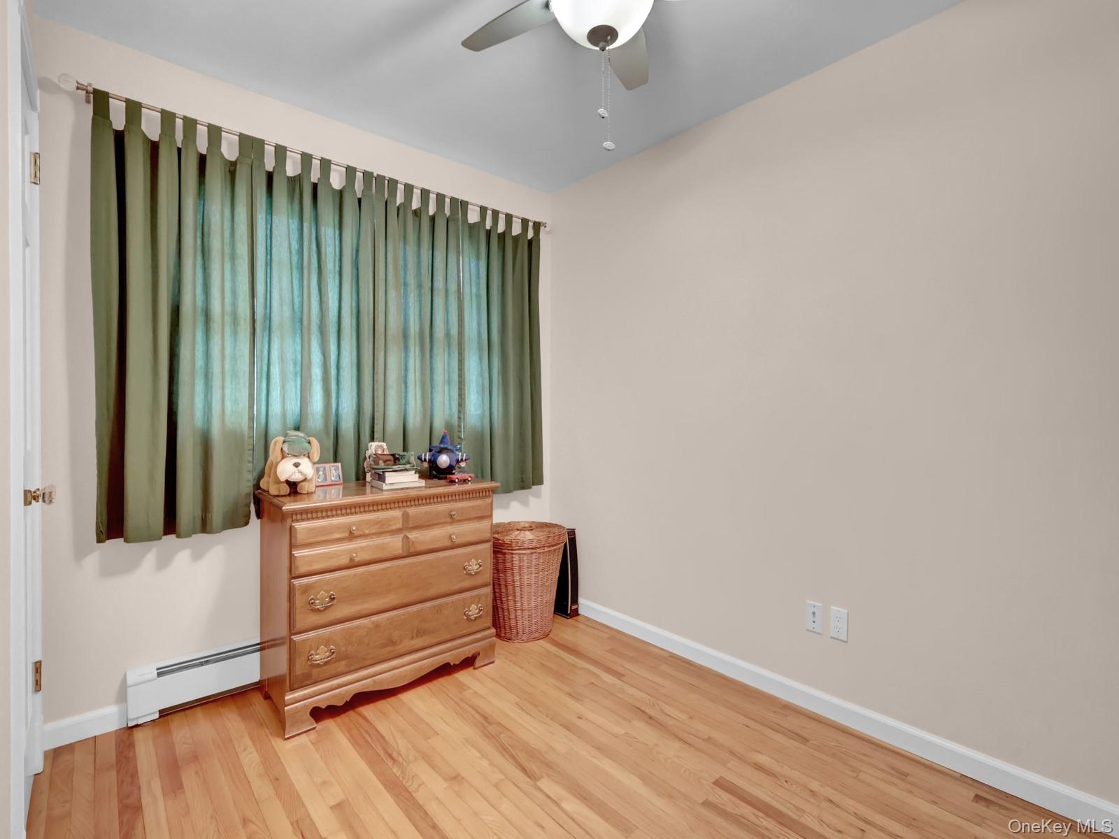 34 Scholl Drive, Farmingdale, NY 11735