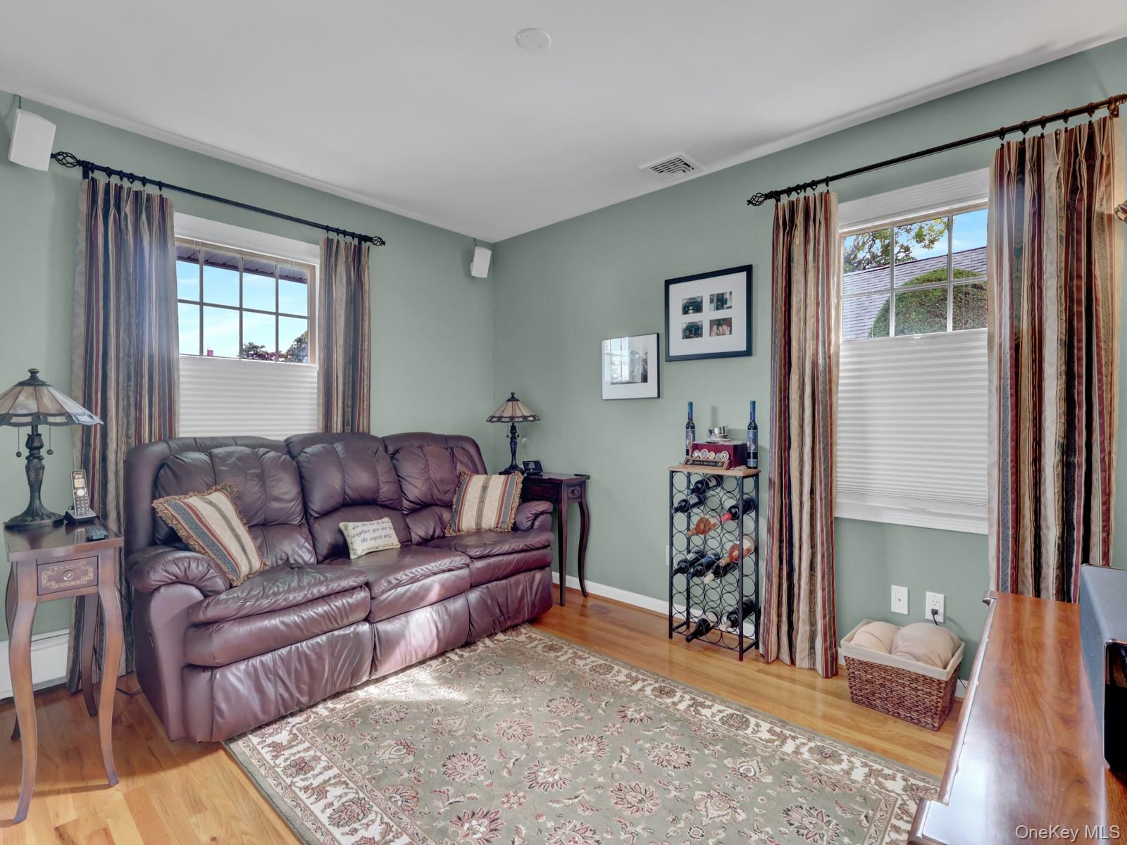 34 Scholl Drive, Farmingdale, NY 11735