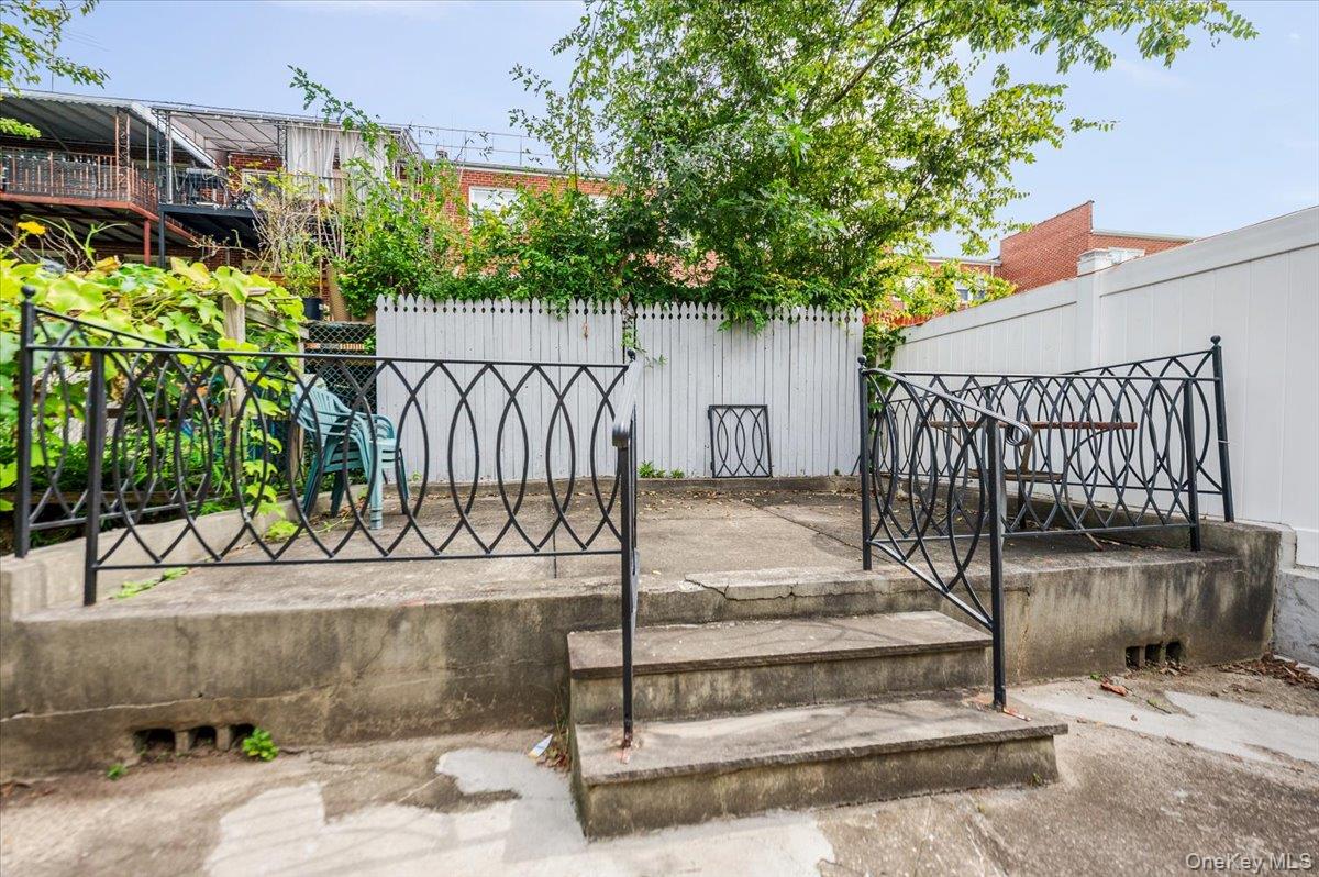 248 Throggs Neck Boulevard, Bronx, NY 10465