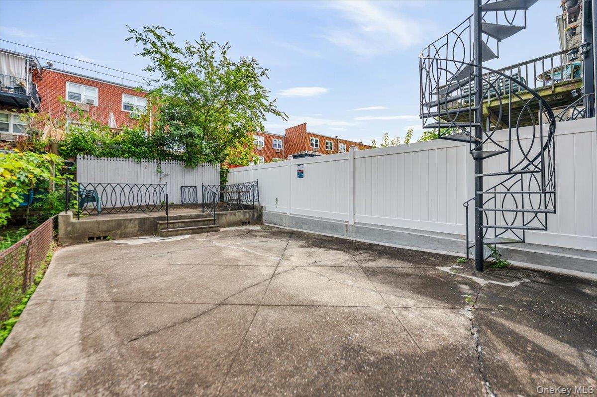 248 Throggs Neck Boulevard, Bronx, NY 10465