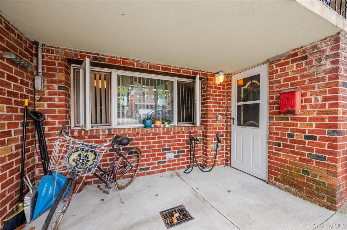 248 Throggs Neck Boulevard, Bronx, NY 10465