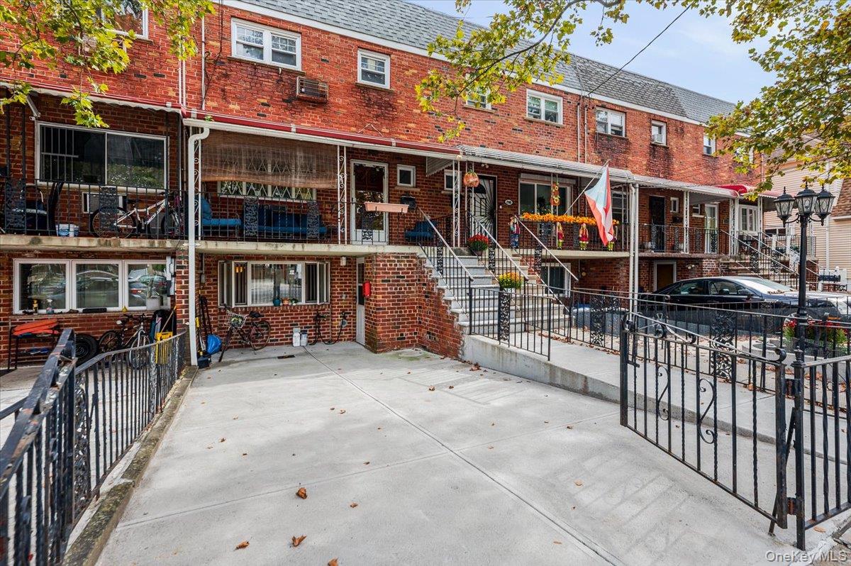 248 Throggs Neck Boulevard, Bronx, NY 10465