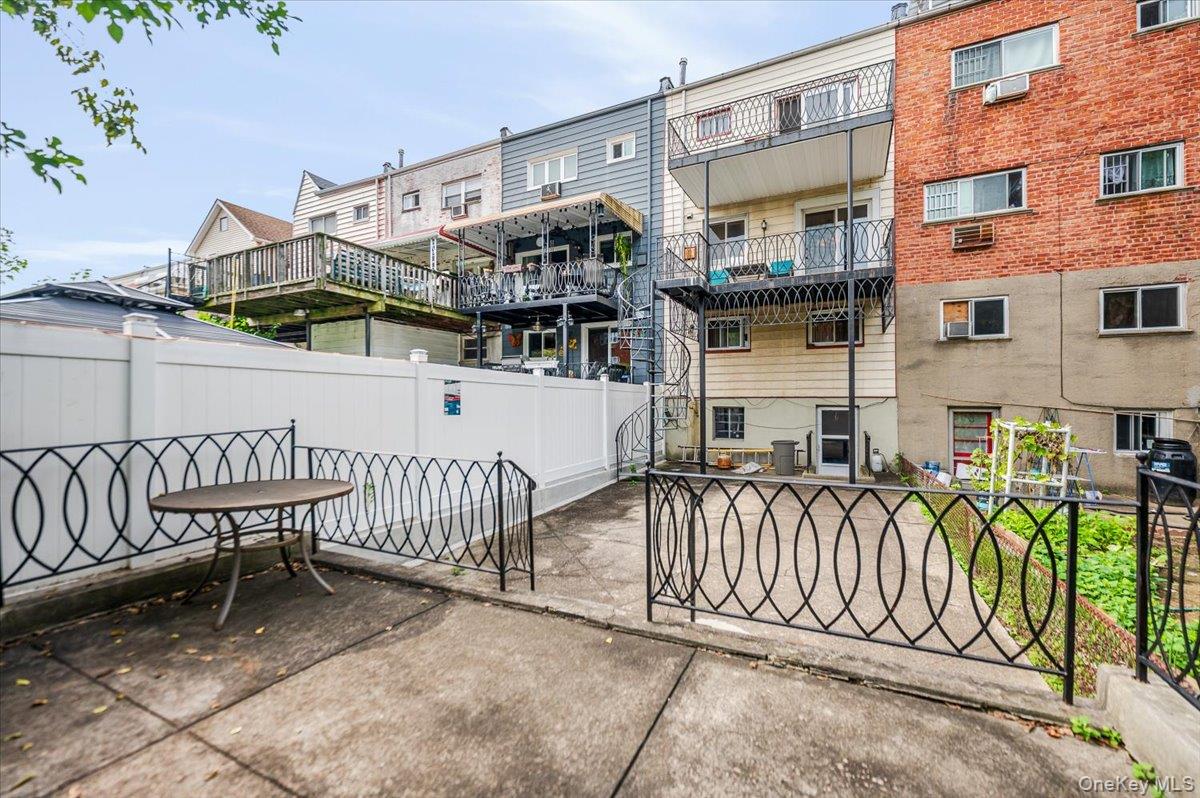 248 Throggs Neck Boulevard, Bronx, NY 10465