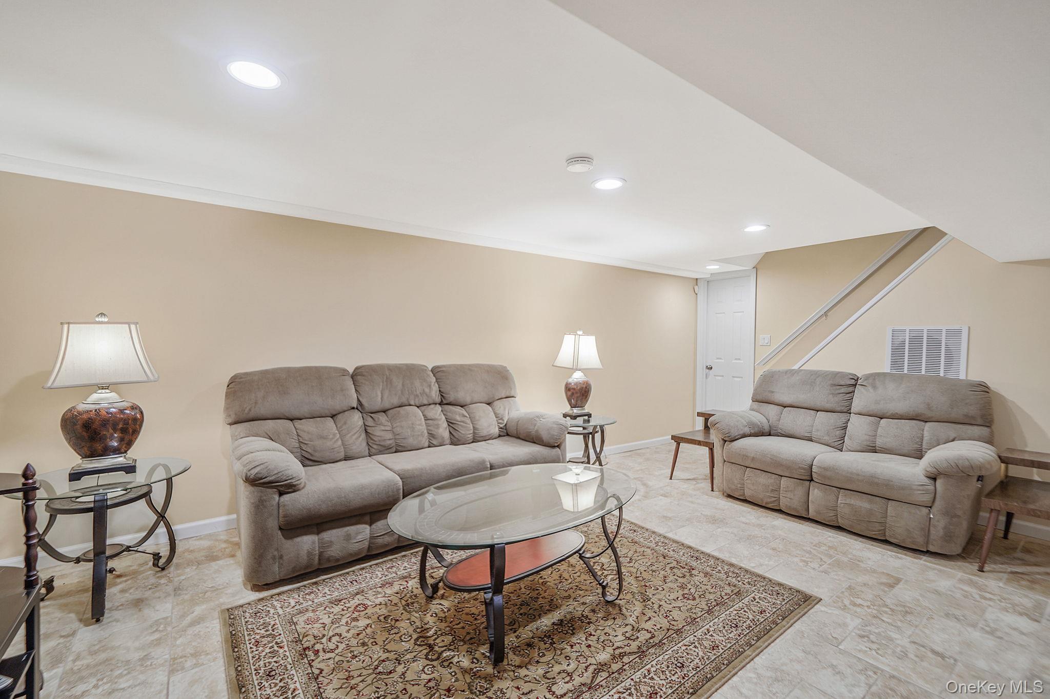 166 N Oak Street, Massapequa, NY 11758