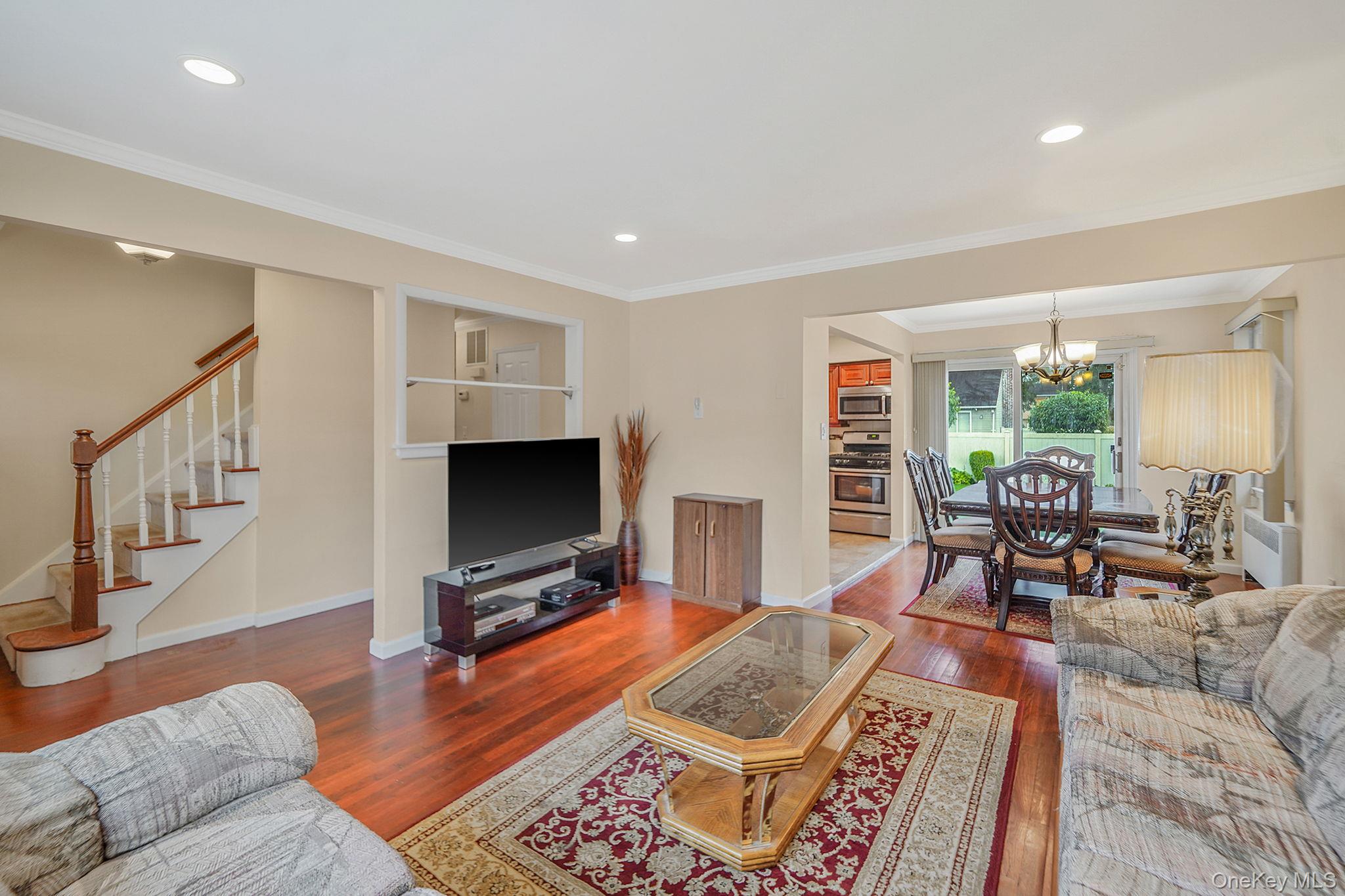 166 N Oak Street, Massapequa, NY 11758