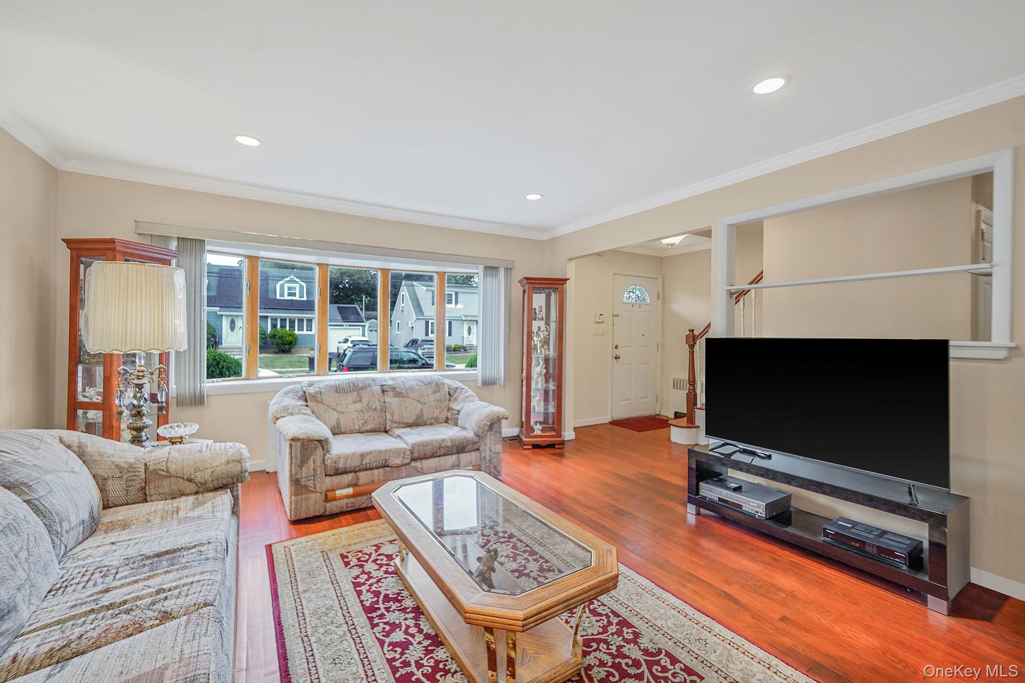 166 N Oak Street, Massapequa, NY 11758