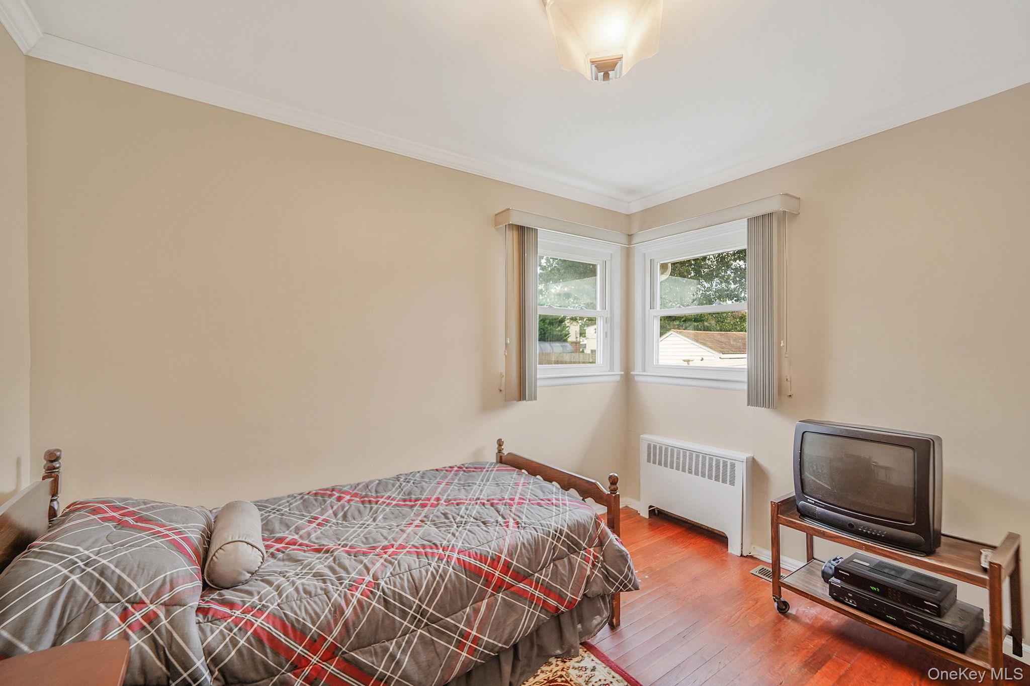 166 N Oak Street, Massapequa, NY 11758