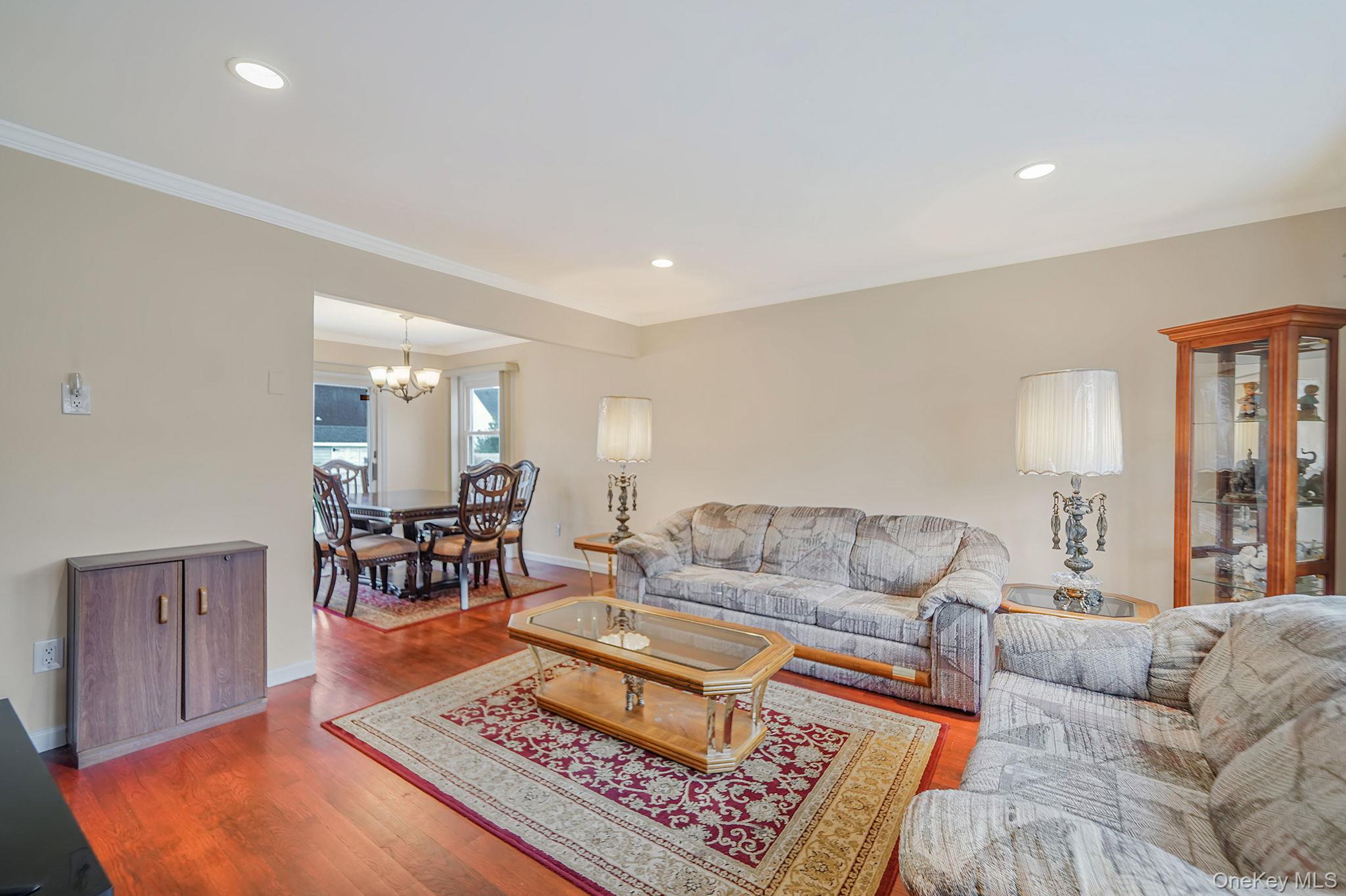 166 N Oak Street, Massapequa, NY 11758