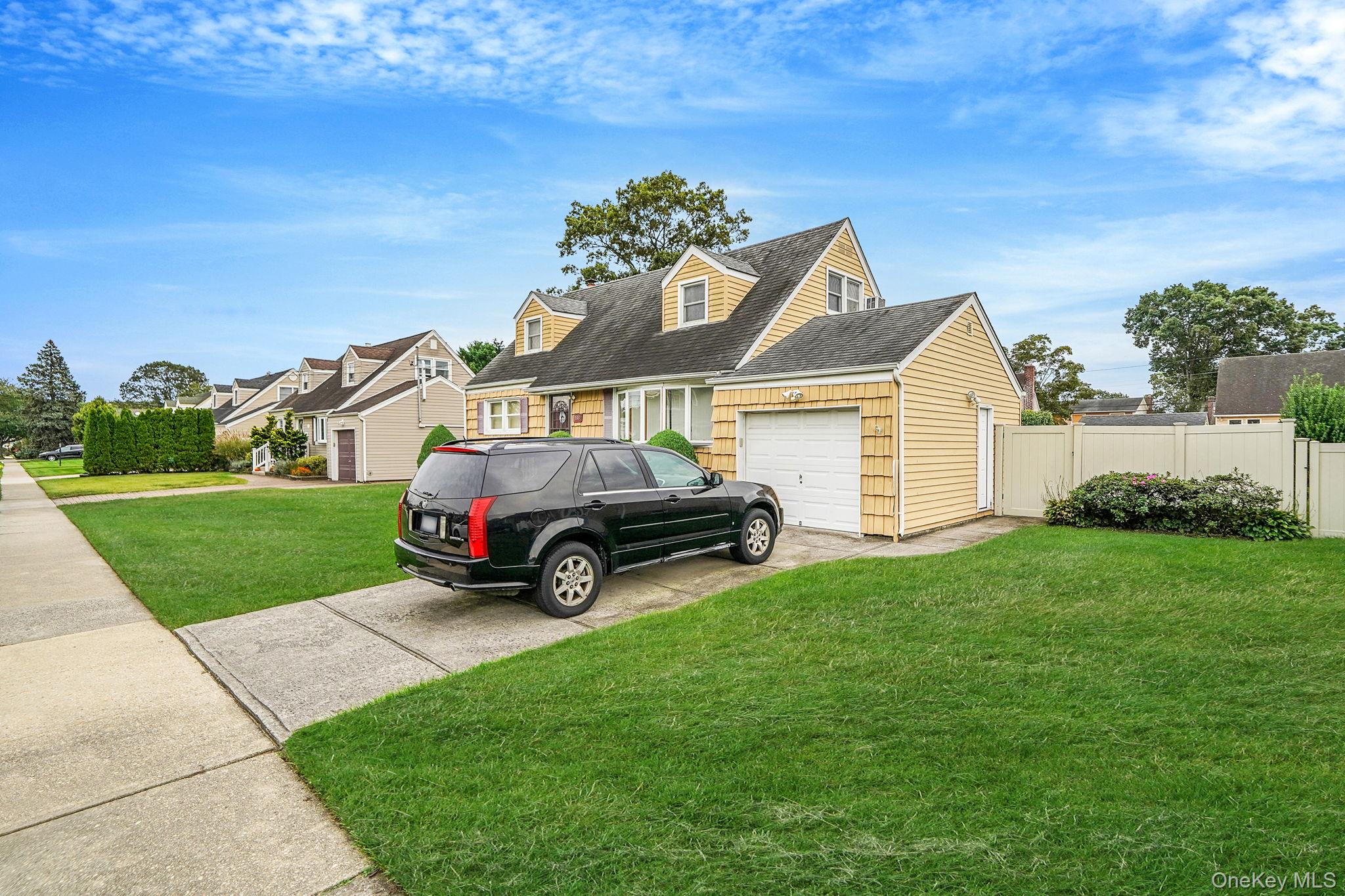 166 N Oak Street, Massapequa, NY 11758