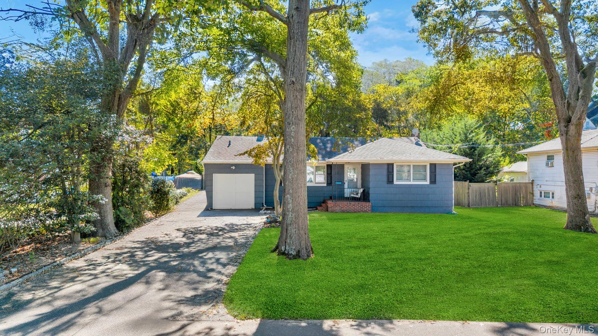 432 Kime Avenue, West Islip, NY 11795