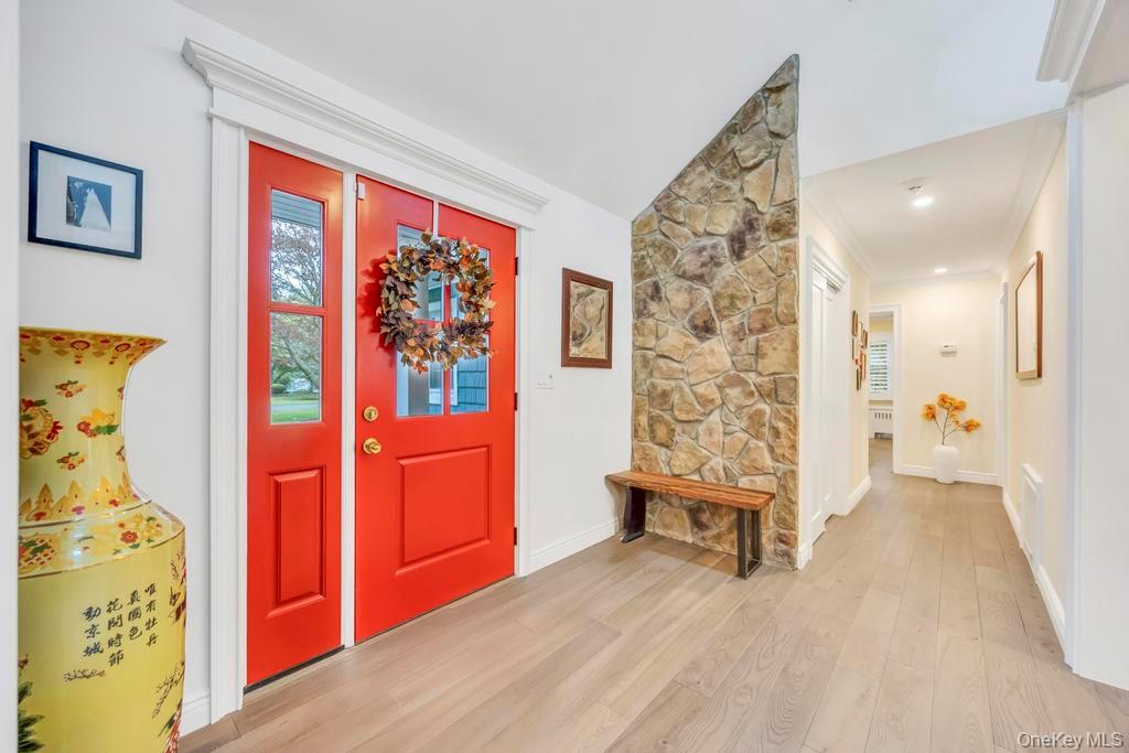 12 Teapot Lane, Smithtown, NY 11787