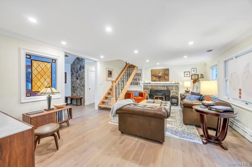 12 Teapot Lane, Smithtown, NY 11787